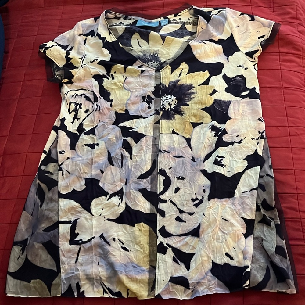 Simply Vera Wang Floral Blouse